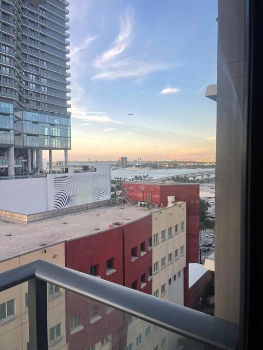 Vibrant Studio Downtown Miami公寓 外观 照片